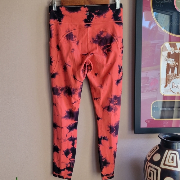 Lululemon Train High Rise Tight Wash Tie Dye Carnation Red Black Size 8 - Picture 3 of 10